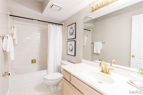 Tiny photo for 567 Sarah Lane #101, Creve Coeur, MO 63141 (MLS # 25060921)