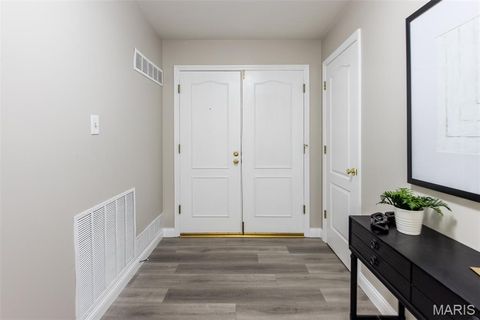 Tiny photo for 567 Sarah Lane #101, Creve Coeur, MO 63141 (MLS # 25060921)