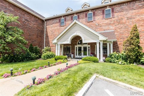 Tiny photo for 567 Sarah Lane #101, Creve Coeur, MO 63141 (MLS # 25060921)