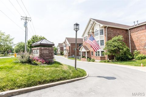 Tiny photo for 567 Sarah Lane #101, Creve Coeur, MO 63141 (MLS # 25060921)