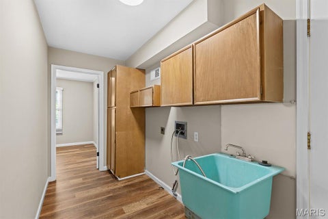 Tiny photo for 54 Morwood Lane, Creve Coeur, MO 63141 (MLS # 26033797)