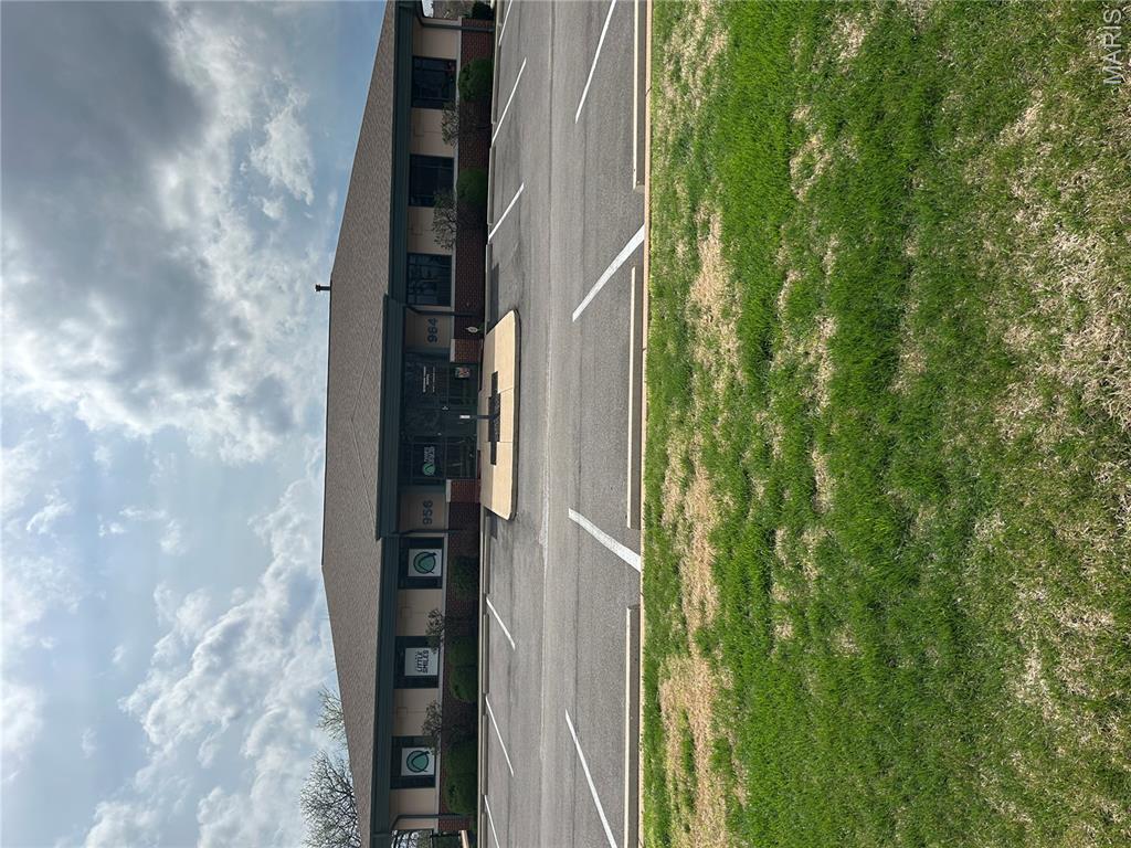 none - Commercial Lease