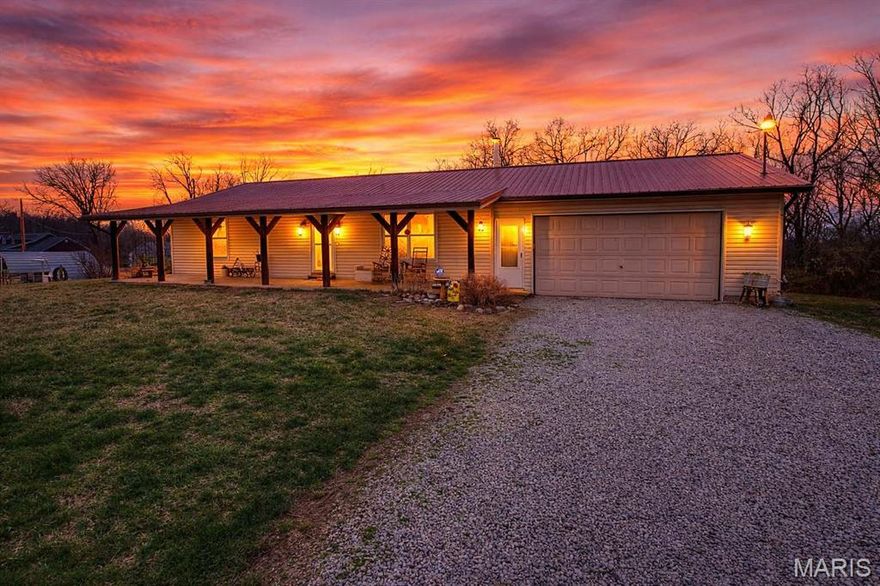This 1,320 square foot, 4 bed, 3 bath home sits on 5+/- acres in Ste. Genevieve County and offers space, function, and flexibility just minutes from Interstate 55. With a walk-out basement, open floor plan, and attached 2-car garage, the home is built for practical everyday living along paved State Highway DD within the Ste. Genevieve R-2 School District.
Step outside and you’ll find what makes this property stand out—a large back deck, above-ground pool, chicken coop, raised garden beds, and a detached shop with room for additional vehicles, equipment, or tools. The home is also equipped with an optional outdoor wood burning stove to supplement heating during cold winter months.
Whether you're looking to spread out, start a hobby farm, or just enjoy some extra elbow room, this property checks the boxes without sacrificing quick access to Festus, Farmington, Bloomsdale, or Ste. Genevieve.