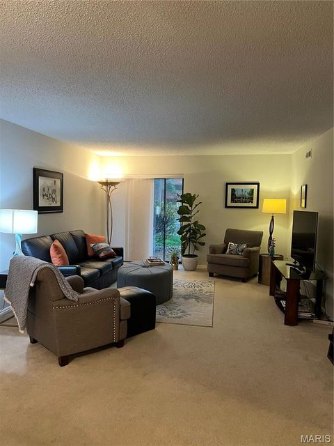 Tiny photo for 572 Coeur de Royale Dr #103, Creve Coeur, MO 63141 (MLS # 26028432)