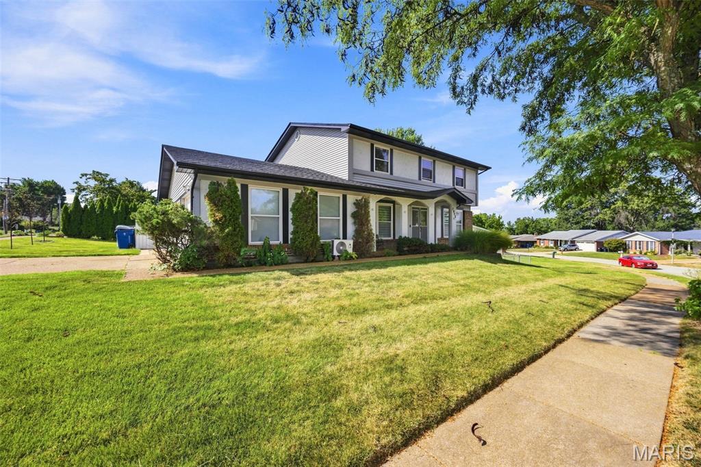 2902 Flameglow Drive - Photo 3
