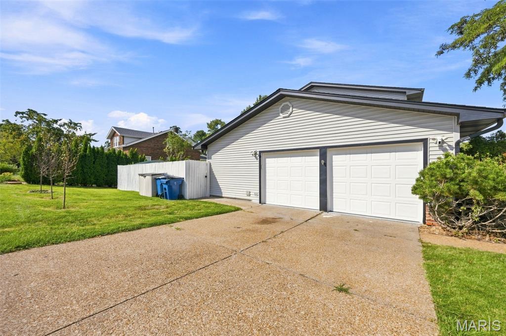 2902 Flameglow Drive - Photo 4
