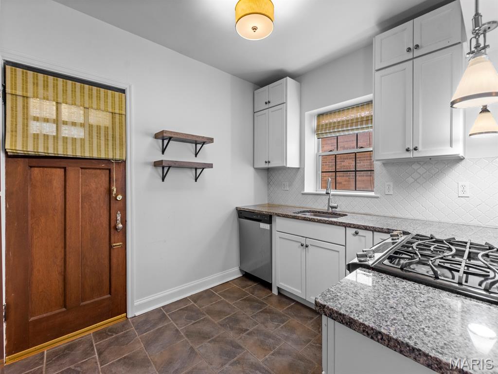 Cromwell Condo - Residential