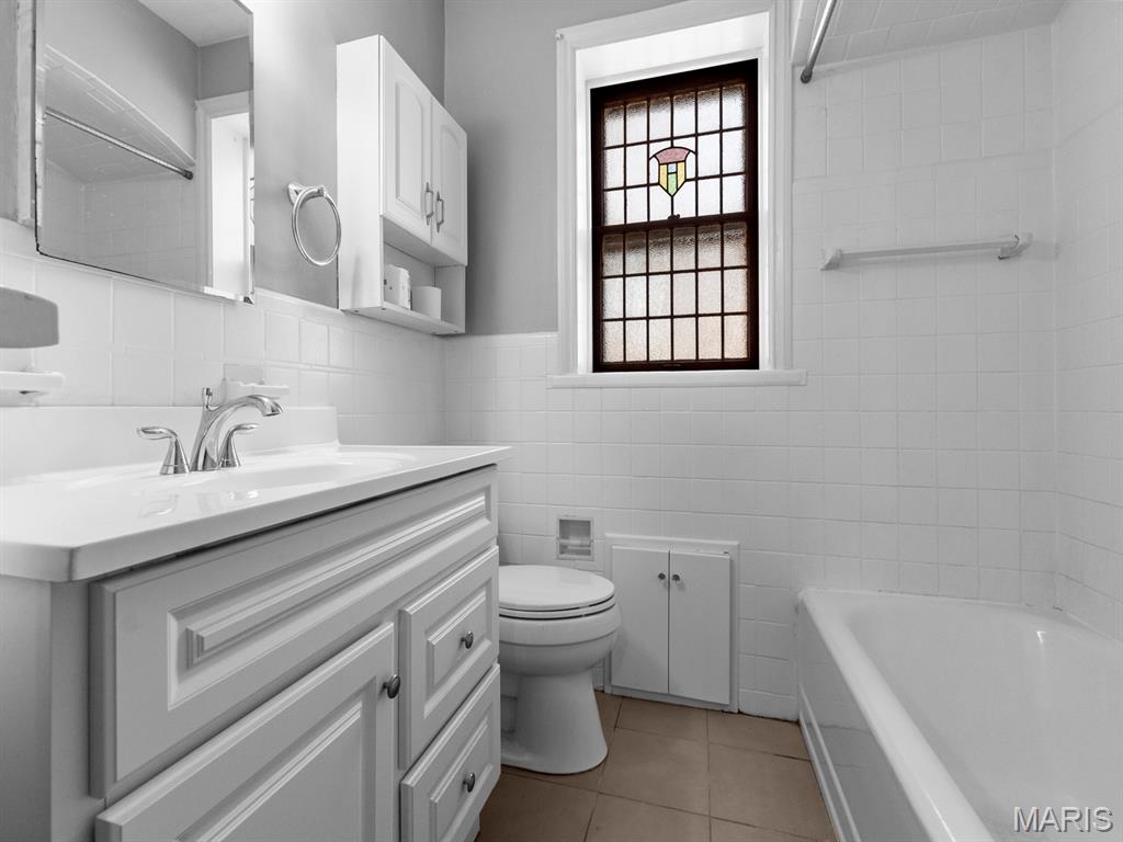 Cromwell Condo - Residential