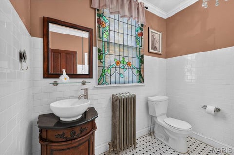 Tiny photo for 424 N 2nd Street, St Charles, MO 63301 (MLS # 26056817)
