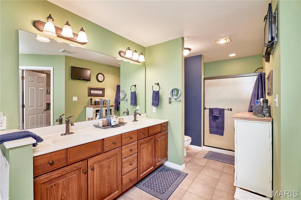 O'Fallon, Missouri 63366, United States, 4 Bedrooms Bedrooms, ,3 BathroomsBathrooms,Residential,Pending,152908