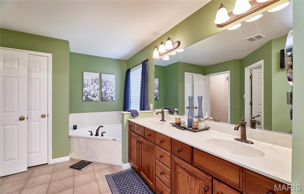 O'Fallon, Missouri 63366, United States, 4 Bedrooms Bedrooms, ,3 BathroomsBathrooms,Residential,Pending,152908