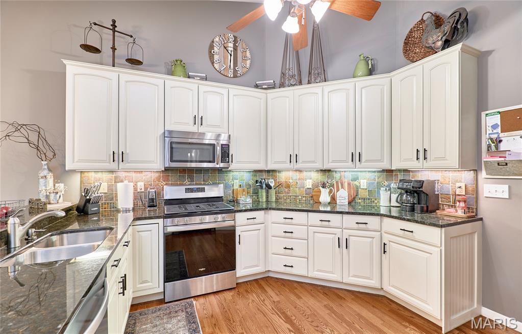 O'Fallon, Missouri 63366, United States, 4 Bedrooms Bedrooms, ,3 BathroomsBathrooms,Residential,Pending,152908