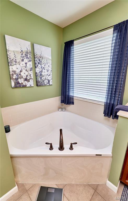 O'Fallon, Missouri 63366, United States, 4 Bedrooms Bedrooms, ,3 BathroomsBathrooms,Residential,Pending,152908