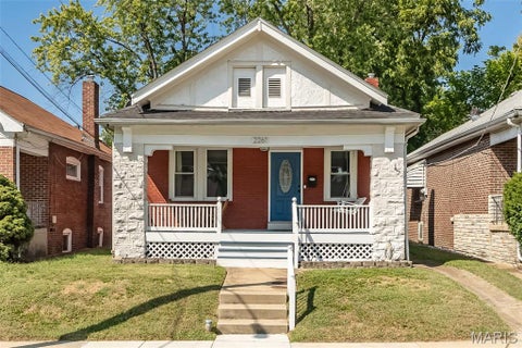Photo of 2261 Yale Avenue, Maplewood, MO 63143 (MLS # 26057828)
