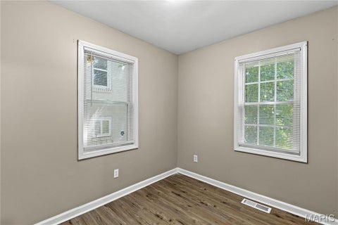 Tiny photo for 6155 Emerald Avenue, Ferguson, MO 63135 (MLS # 26056949)