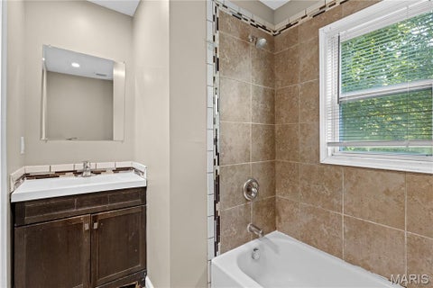 Tiny photo for 6155 Emerald Avenue, Ferguson, MO 63135 (MLS # 26056949)