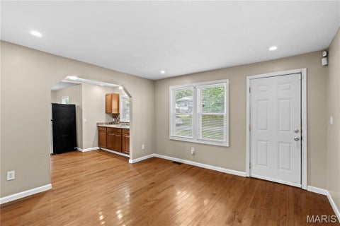 Tiny photo for 6155 Emerald Avenue, Ferguson, MO 63135 (MLS # 26056949)