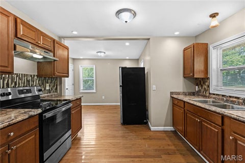 Tiny photo for 6155 Emerald Avenue, Ferguson, MO 63135 (MLS # 26056949)