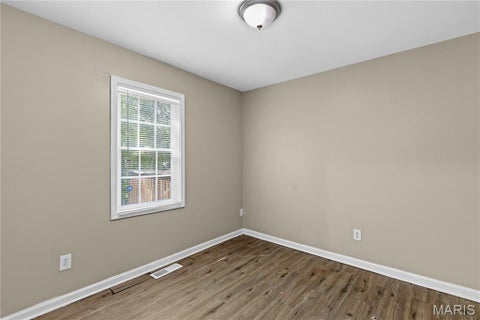 Tiny photo for 6155 Emerald Avenue, Ferguson, MO 63135 (MLS # 26056949)