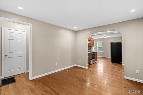 Tiny photo for 6155 Emerald Avenue, Ferguson, MO 63135 (MLS # 26056949)