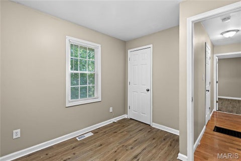 Tiny photo for 6155 Emerald Avenue, Ferguson, MO 63135 (MLS # 26056949)