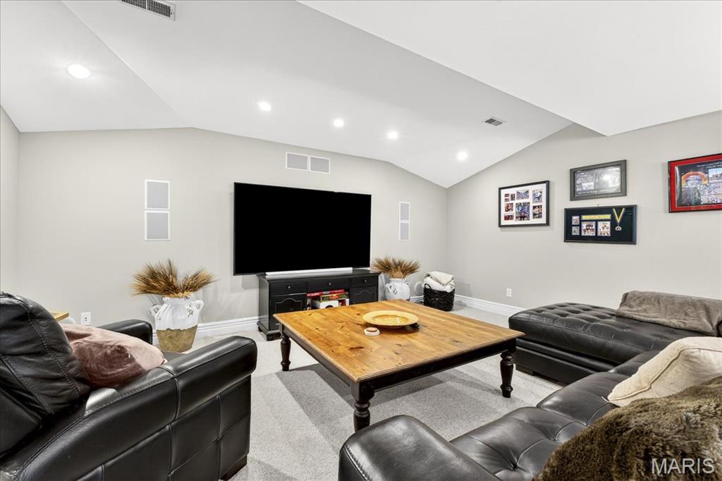 Frontenac, Missouri 63131, United States, 6 Bedrooms Bedrooms, ,6 BathroomsBathrooms,Residential,Pending,200909