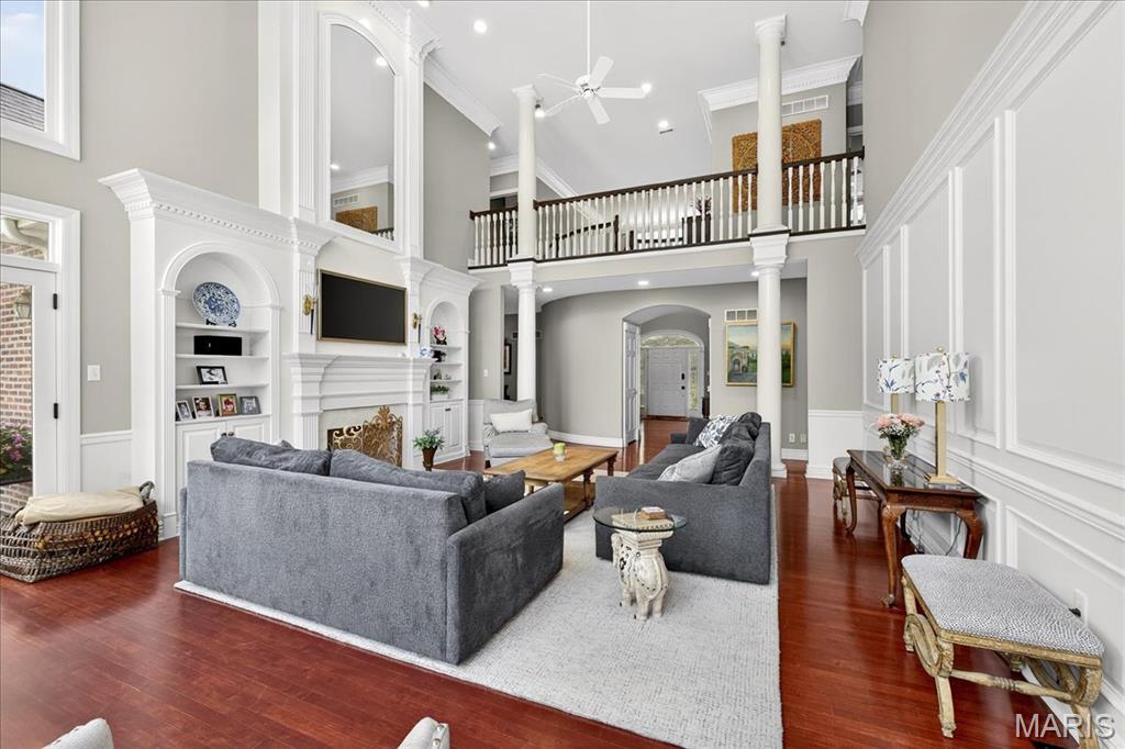 Frontenac, Missouri 63131, United States, 6 Bedrooms Bedrooms, ,6 BathroomsBathrooms,Residential,Pending,200909