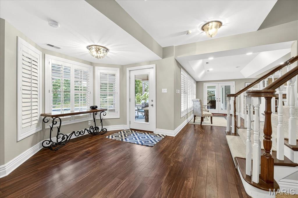 Frontenac, Missouri 63131, United States, 6 Bedrooms Bedrooms, ,6 BathroomsBathrooms,Residential,Pending,200909