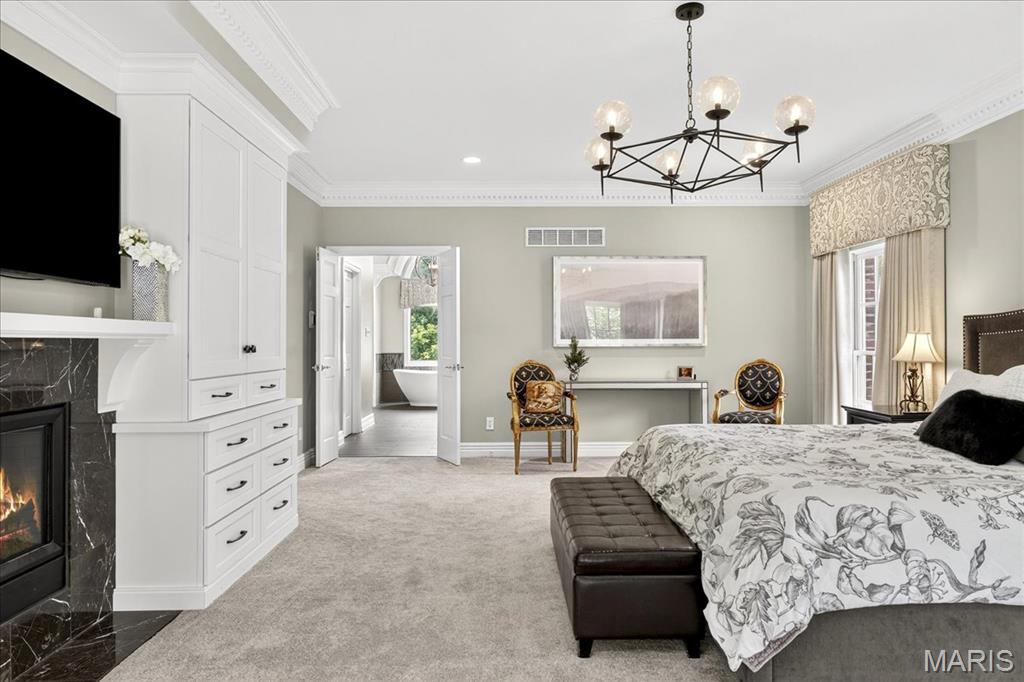 Frontenac, Missouri 63131, United States, 6 Bedrooms Bedrooms, ,6 BathroomsBathrooms,Residential,Pending,200909