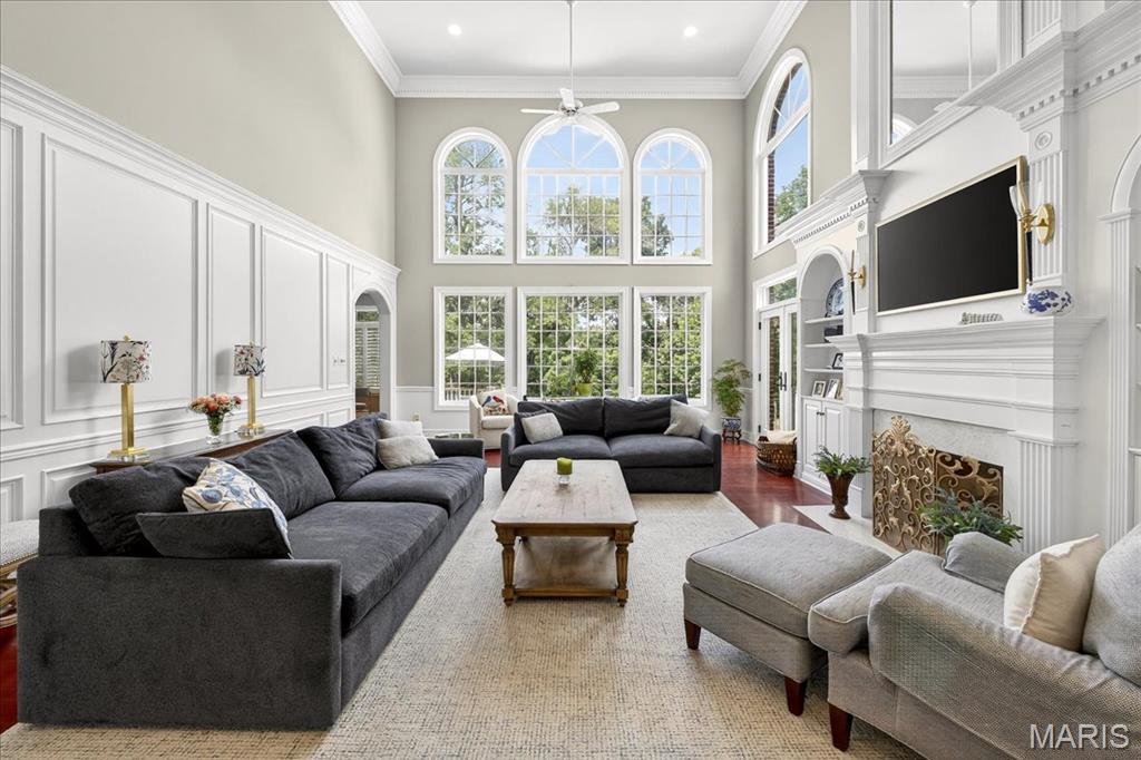 Frontenac, Missouri 63131, United States, 6 Bedrooms Bedrooms, ,6 BathroomsBathrooms,Residential,Pending,200909