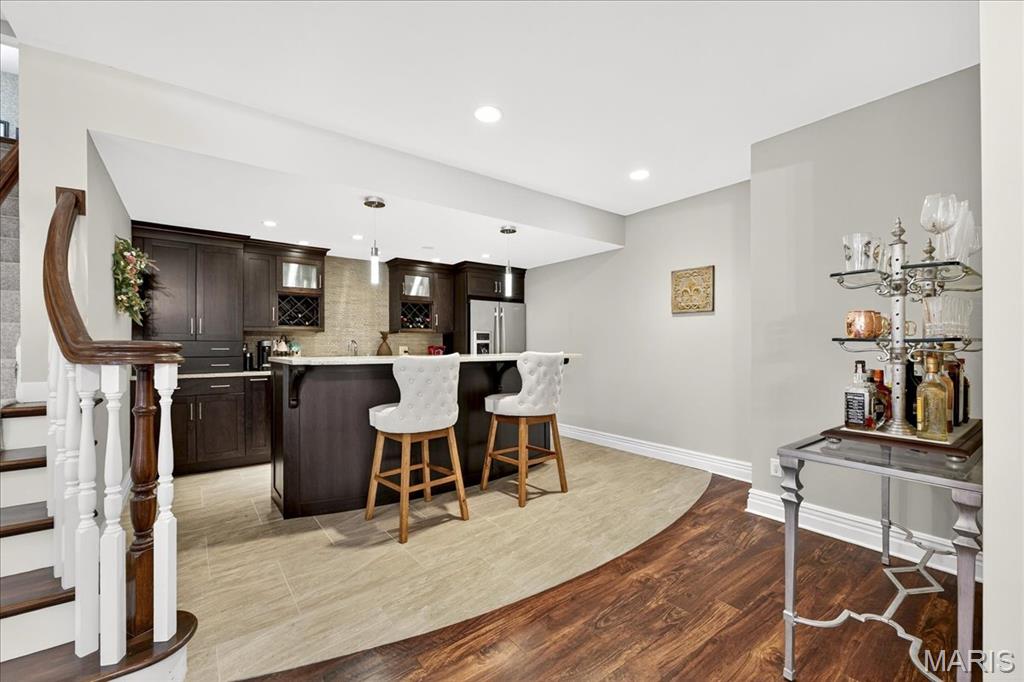 Frontenac, Missouri 63131, United States, 6 Bedrooms Bedrooms, ,6 BathroomsBathrooms,Residential,Pending,200909