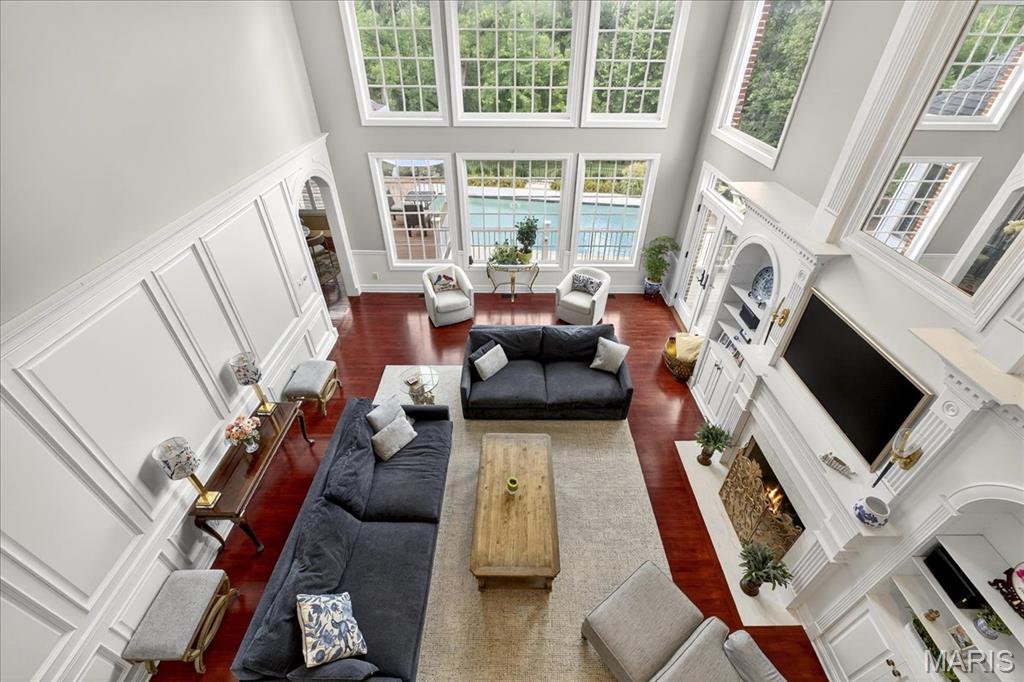 Frontenac, Missouri 63131, United States, 6 Bedrooms Bedrooms, ,6 BathroomsBathrooms,Residential,Pending,200909