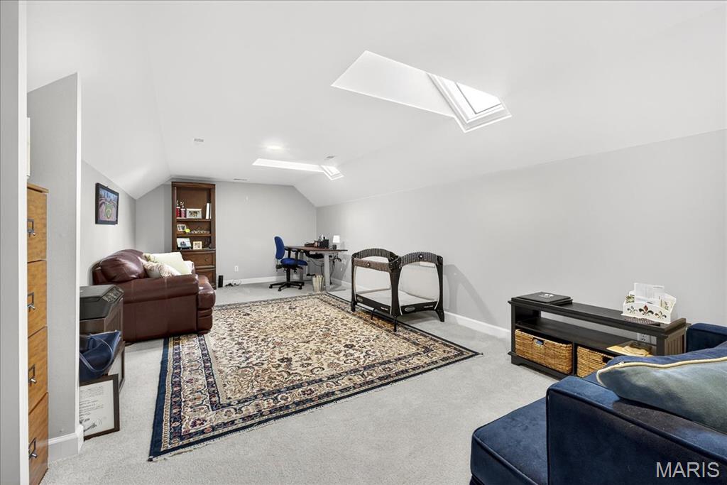 Frontenac, Missouri 63131, United States, 6 Bedrooms Bedrooms, ,6 BathroomsBathrooms,Residential,Pending,200909