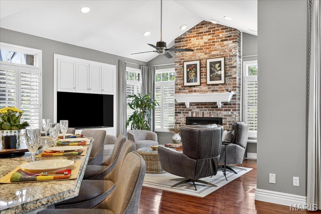 Frontenac, Missouri 63131, United States, 6 Bedrooms Bedrooms, ,6 BathroomsBathrooms,Residential,Pending,200909