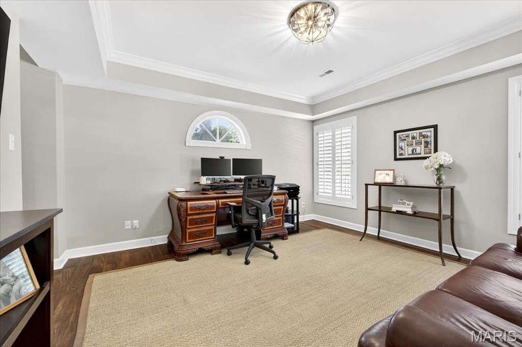 Frontenac, Missouri 63131, United States, 6 Bedrooms Bedrooms, ,6 BathroomsBathrooms,Residential,Pending,200909