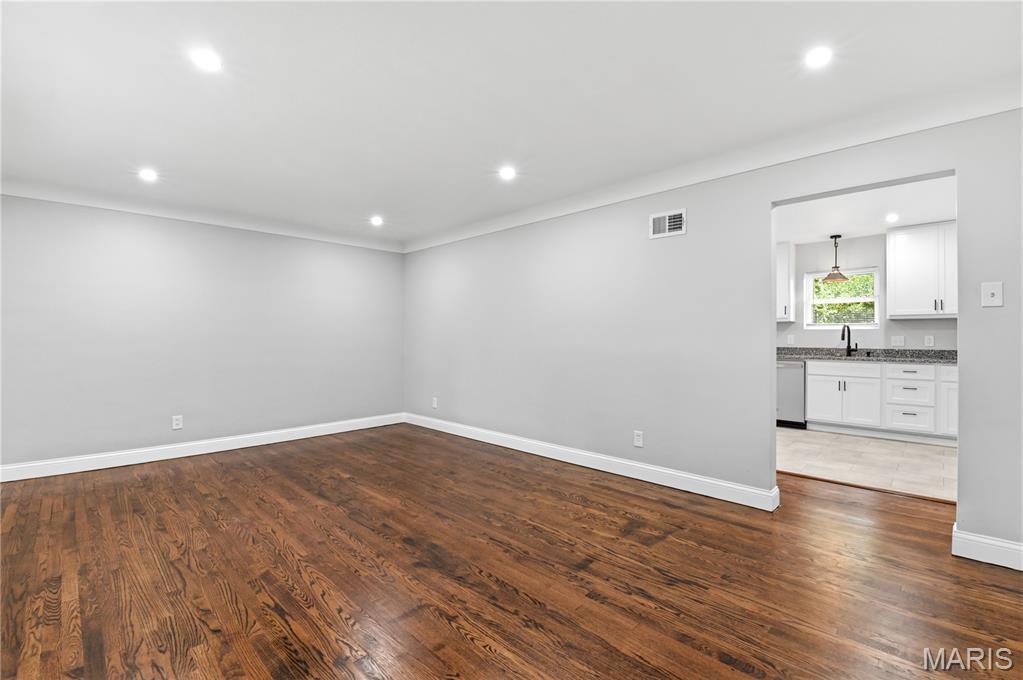 St. Denis Court - Residential