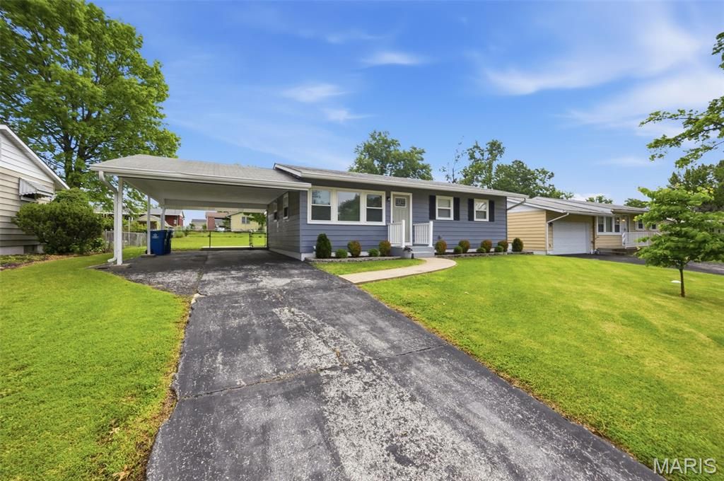 Photo of 11366 Ranger Drive, St Louis, MO 63128 (MLS # 26025592)