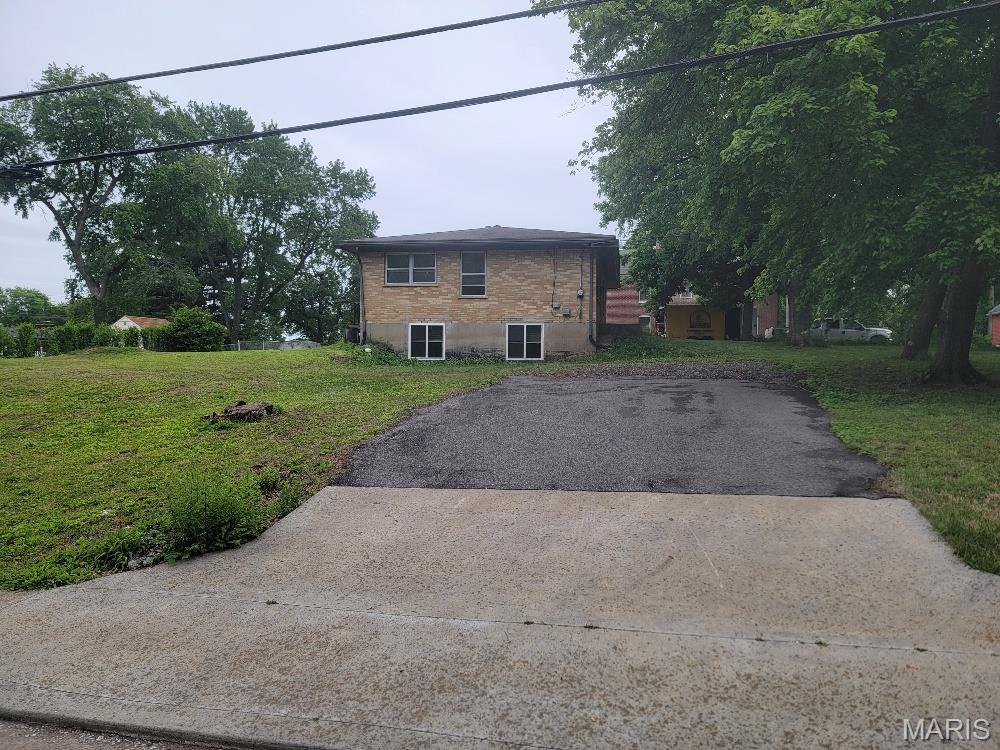 6128 Fee Fee Road