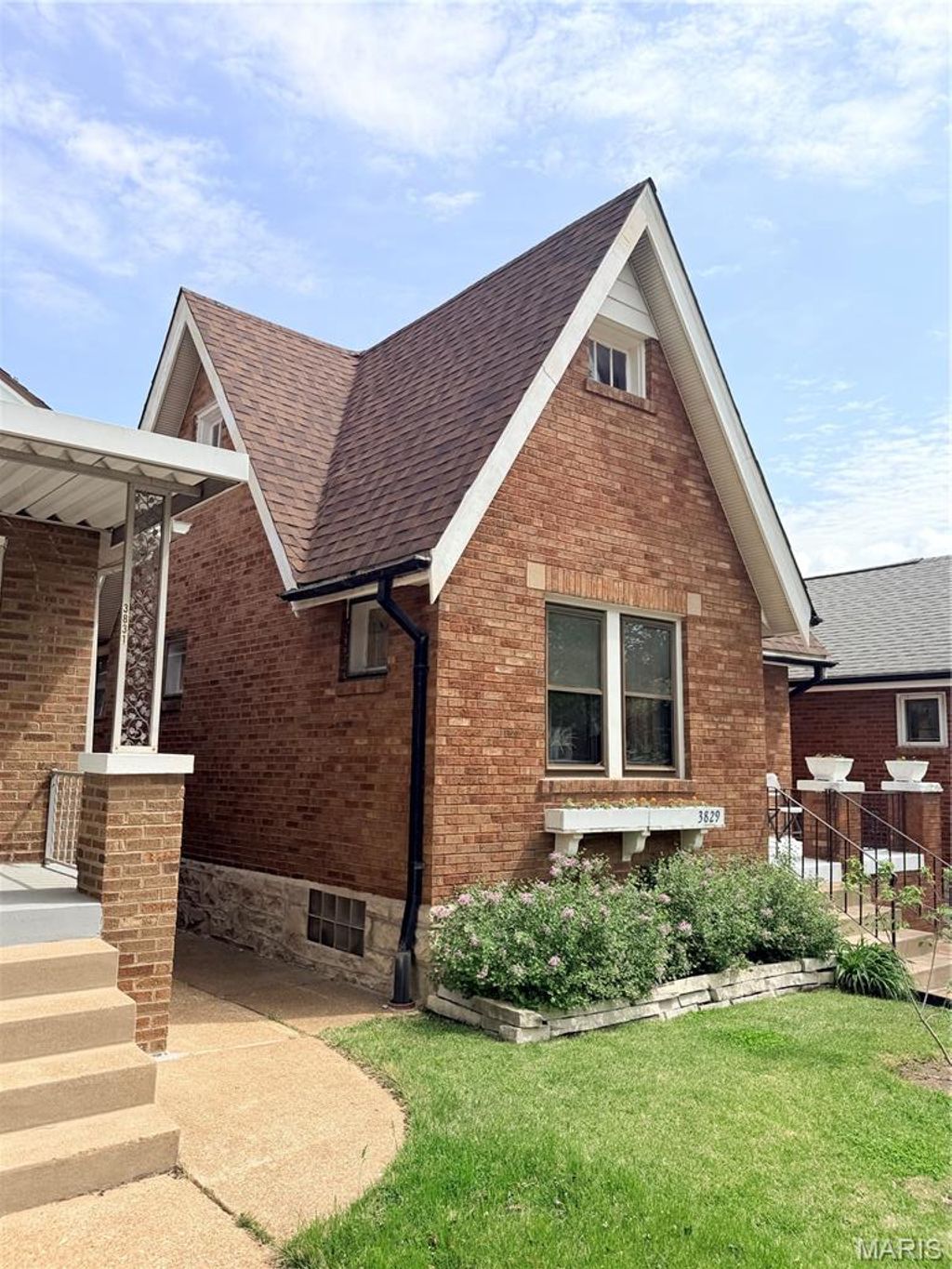 Photo of 3829 Burgen Avenue, St Louis, MO 63116 (MLS # 26025502)