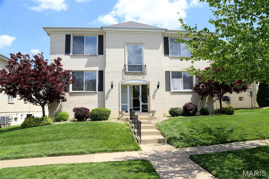 Photo of 10017 Chardin Way #3, St Louis, MO 63128 (MLS # 26026056)