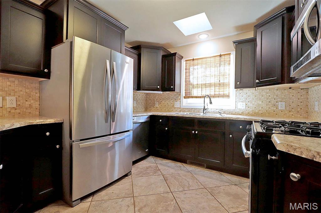 Photo of 436 Squaw Valley Drive, Farmington, MO 63640 (MLS # 26054411)