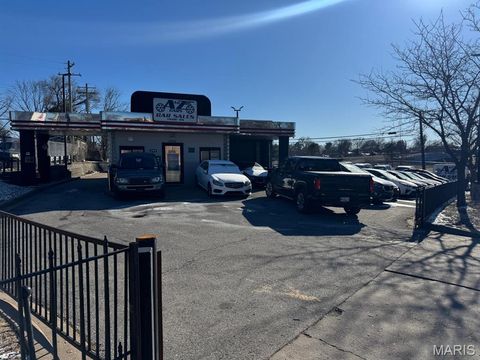 6994 Chippewa St Street St Louis MO 63109