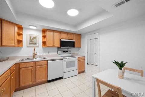 Tiny photo for 917 Claytonbrook Drive #3, Ballwin, MO 63011 (MLS # 26035034)