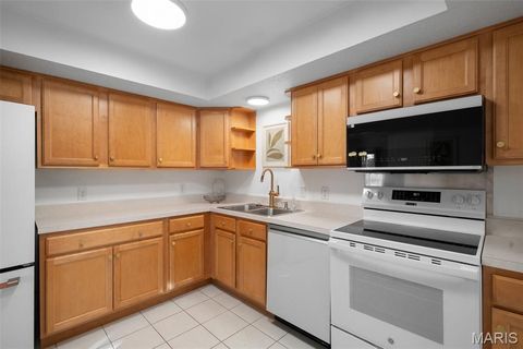 Tiny photo for 917 Claytonbrook Drive #3, Ballwin, MO 63011 (MLS # 26035034)