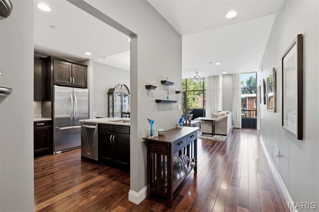 6451 Clayton Road 208