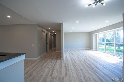 Tiny photo for 13123 DARTAGNAN Court, Creve Coeur, MO 63141 (MLS # 26020446)