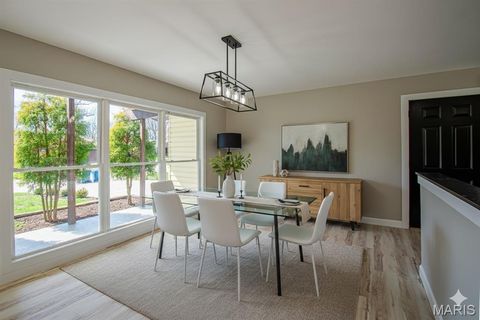 Tiny photo for 13123 DARTAGNAN Court, Creve Coeur, MO 63141 (MLS # 26020446)