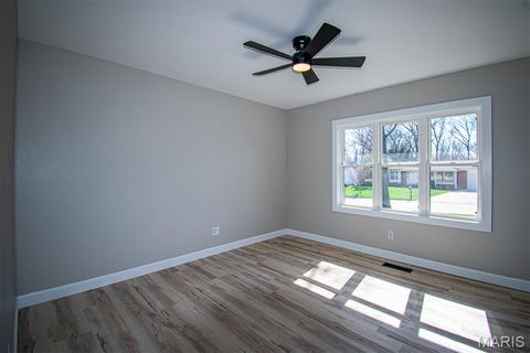 Tiny photo for 13123 DARTAGNAN Court, Creve Coeur, MO 63141 (MLS # 26020446)