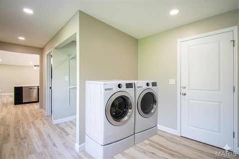 Tiny photo for 13123 DARTAGNAN Court, Creve Coeur, MO 63141 (MLS # 26020446)