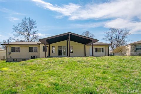 Tiny photo for 13123 DARTAGNAN Court, Creve Coeur, MO 63141 (MLS # 26020446)